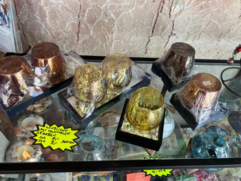 Räucherfiguren klassisch und Pinguine, Öfen und Zug