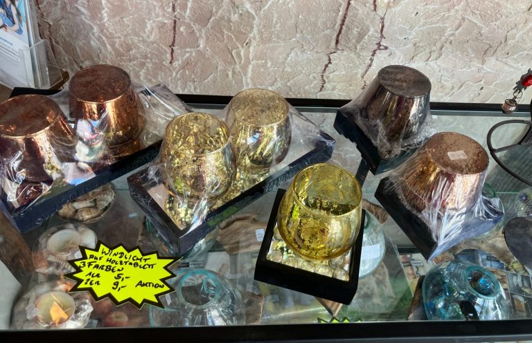 Räucherfiguren klassisch und Pinguine, Öfen und Zug