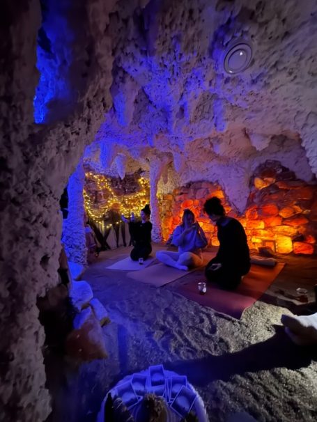 Eindrücke von YinYoga in der Salzgrotte Oberhausen Veranstaltung von Theresa Seibel von Ganzheitlich Gesund ganzheitlich@theresa-seibel.de 